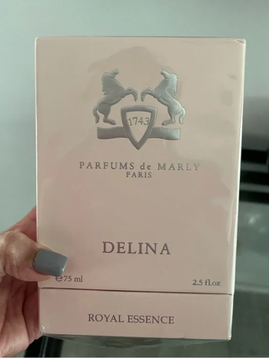 Delina Parfums de Marly - Picture 8 of 13